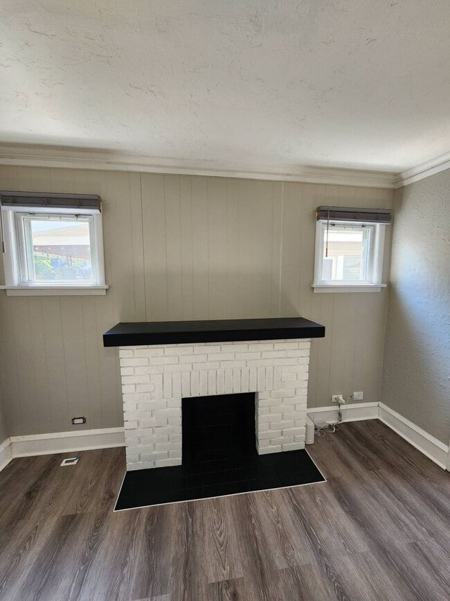 Building Photo - Newly Renovated 3-Bedroom Property in Prim...