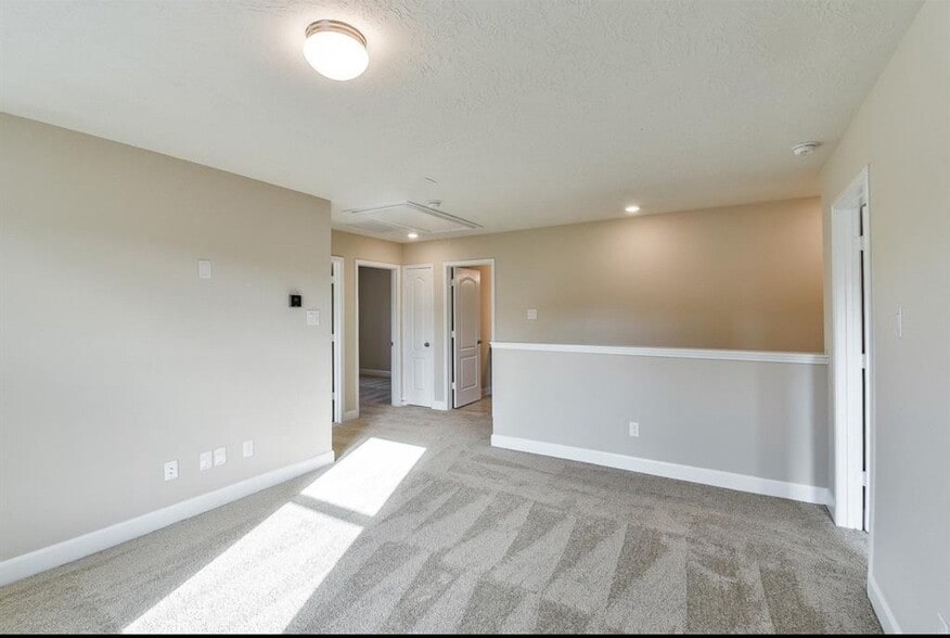 Building Photo - 10215 Alder Ridge Dr