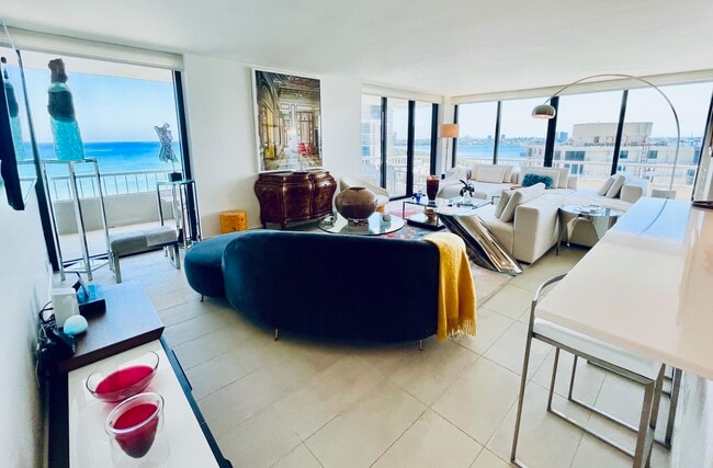 Building Photo - 5510 N Ocean Dr