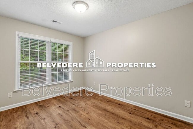 Building Photo - 2320 Meadow Gate Dr