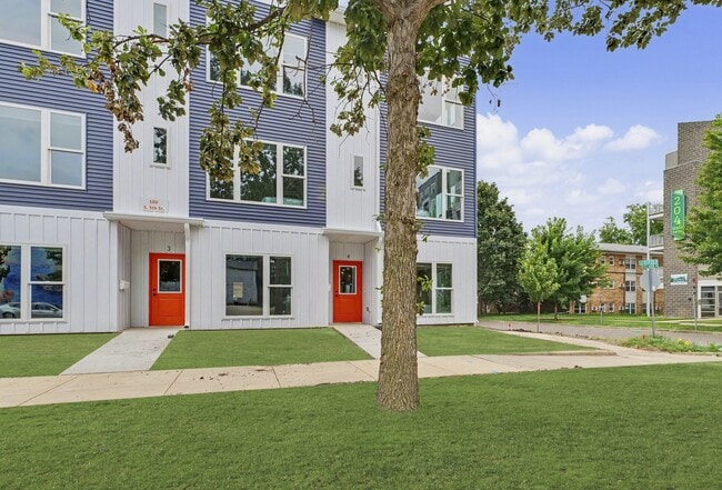 Building Photo - 108 S 5th St