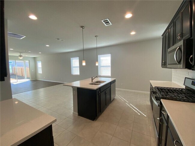 Building Photo - 384 Gaida Loop