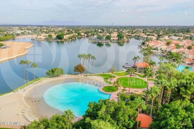 Building Photo - 1326 E Catamaran Dr