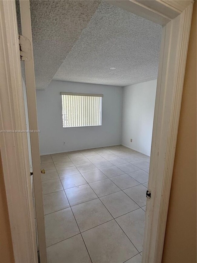 Building Photo - 10521 SW 158th Ct