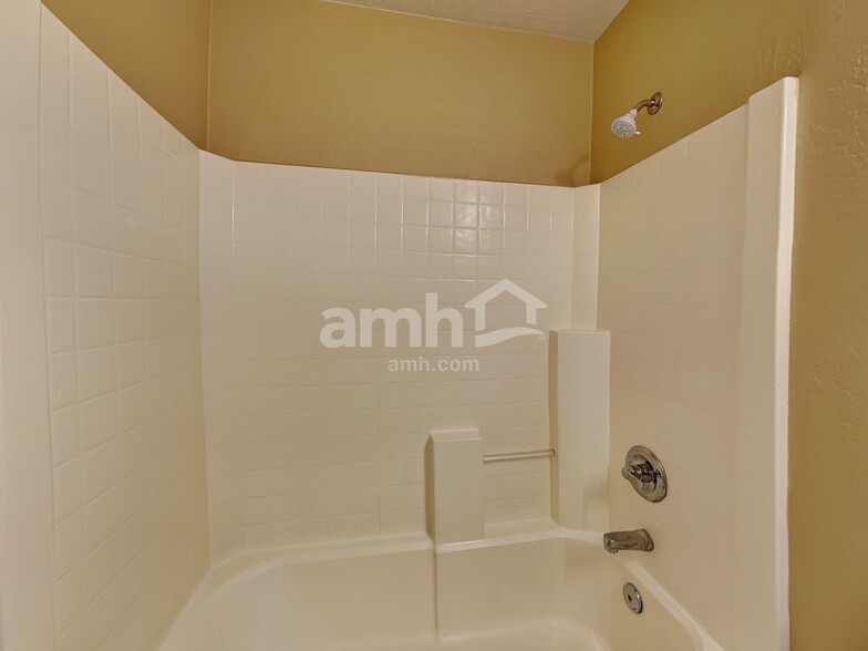 Building Photo - 3221 S 93rd Ave