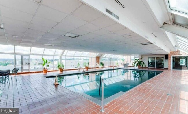 Building Photo - 1230 23rd St NW