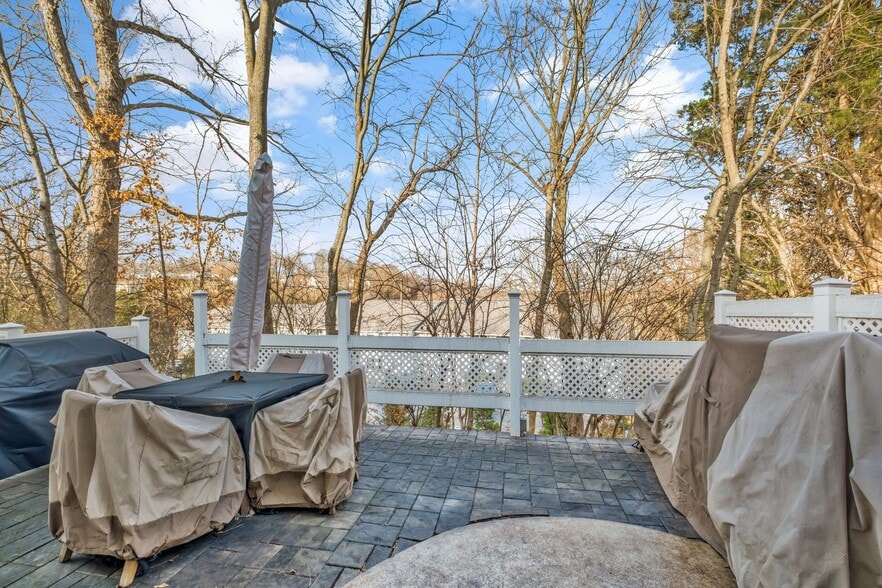 Building Photo - 1345 Bell Rd