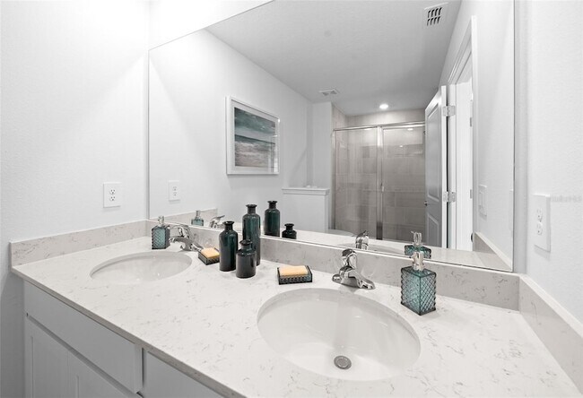 Building Photo - 4890 SW 81st Lp