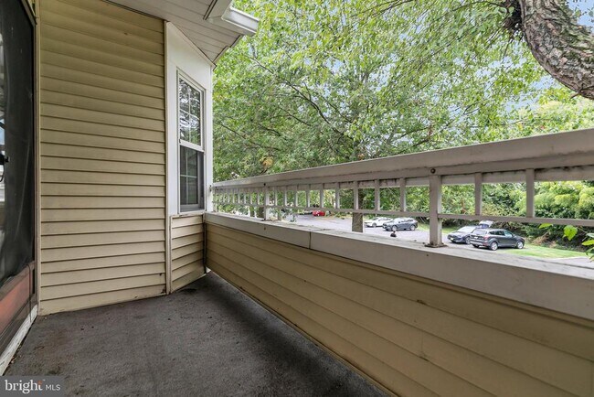 Building Photo - 5 Mill Run W