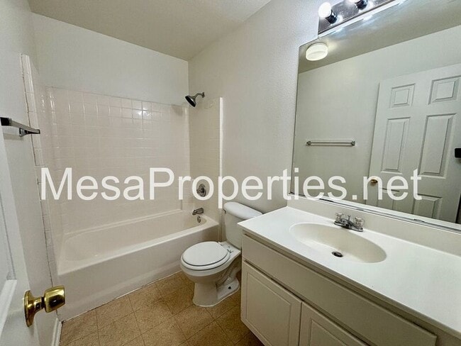 Building Photo - 15083 Brown Ln