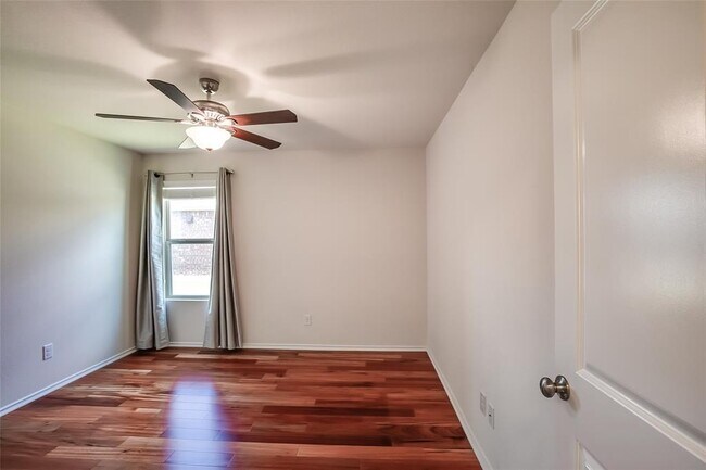 Building Photo - 908 Wolcott Dr