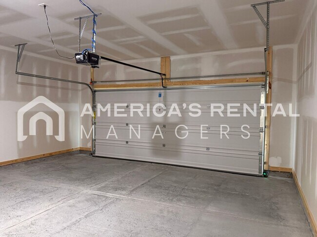 Building Photo - DEPOSIT PENDING! Coming Soon! Available to...