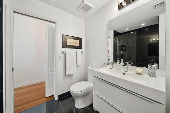 Building Photo - 11011 Legacy Dr