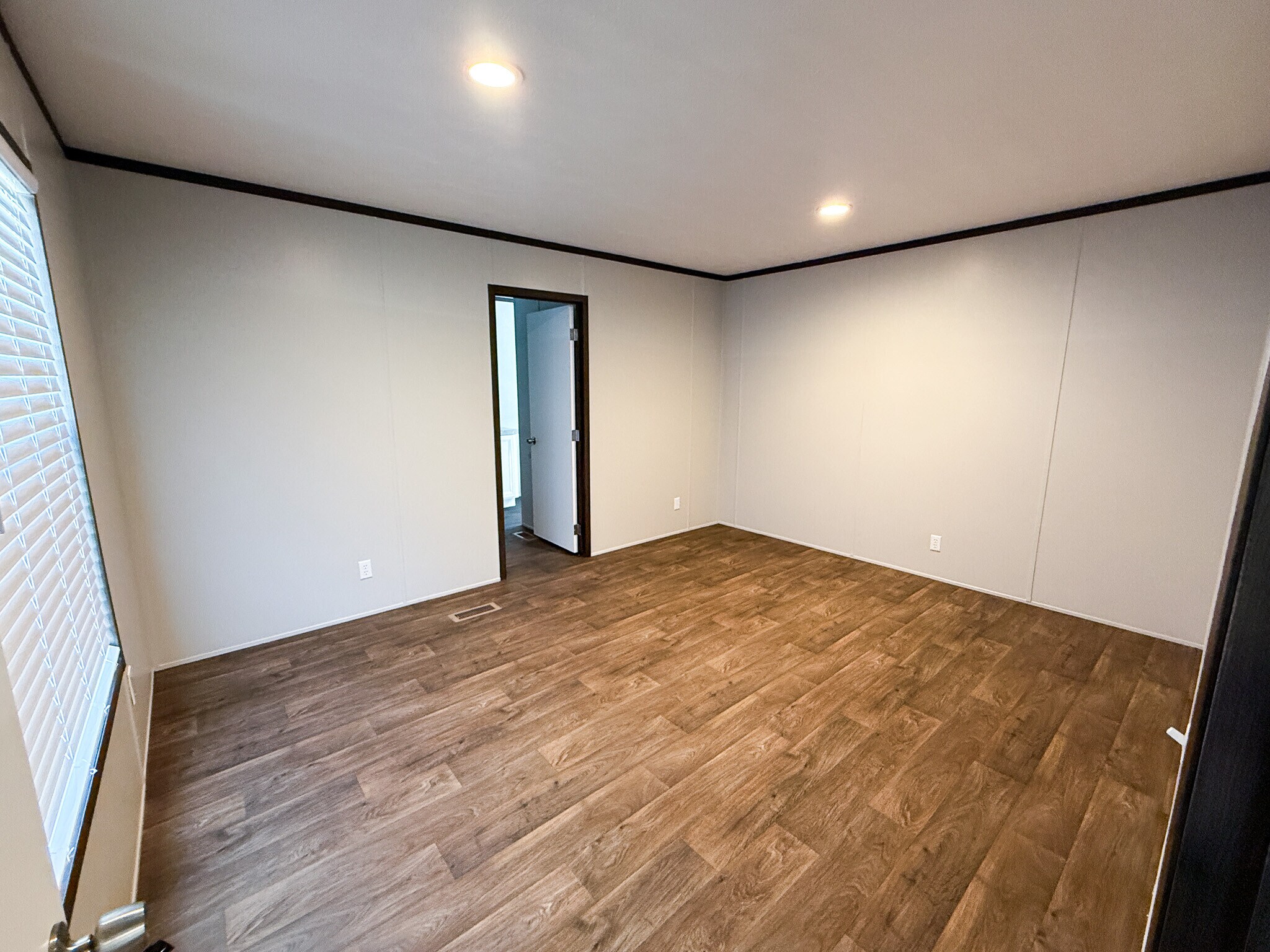 Building Photo - 111 Palomino Dr