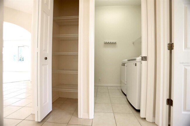 Building Photo - 8515 53rd Pl E