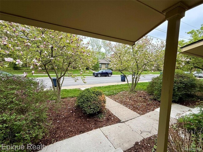 Building Photo - 2824 Whitewood St