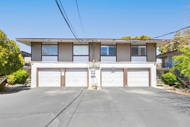 Building Photo - Act Fast: $1,000 Off First Month + One Month Free Rent!