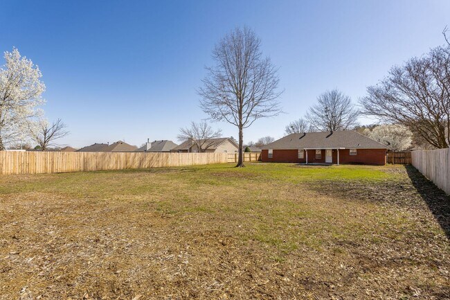 Building Photo - Newly Remodeled Beautiful 3 Bedroom Home