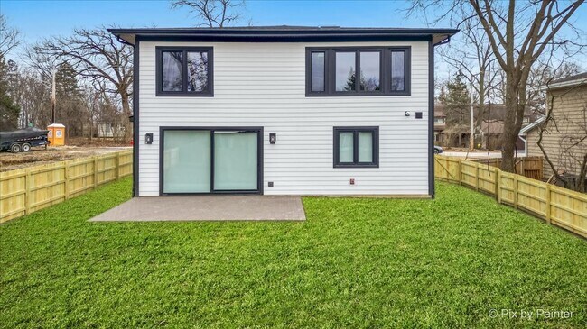 Building Photo - 148 Oak St