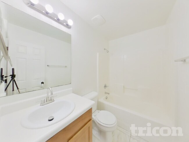 Building Photo - 24401 N Lost Dutchman Way