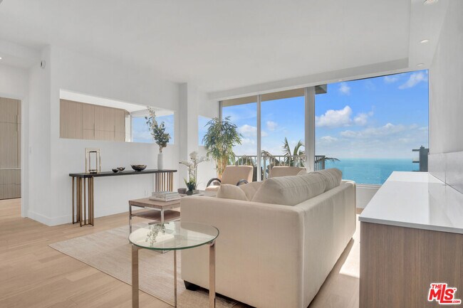 Building Photo - 17350 Sunset Blvd