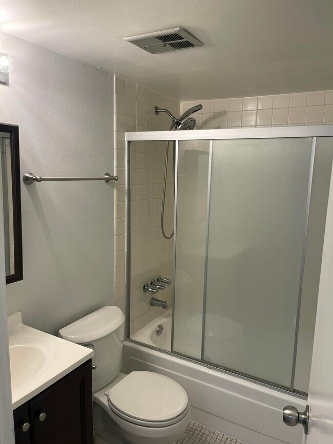 Building Photo - 7173 Orange Dr