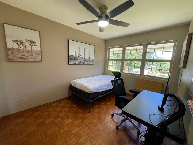 Building Photo - Spacious 4-Bedroom Retreat in Haiku with S...