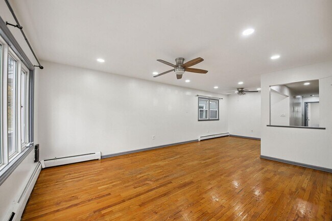 Building Photo - 13 Carlton Ave