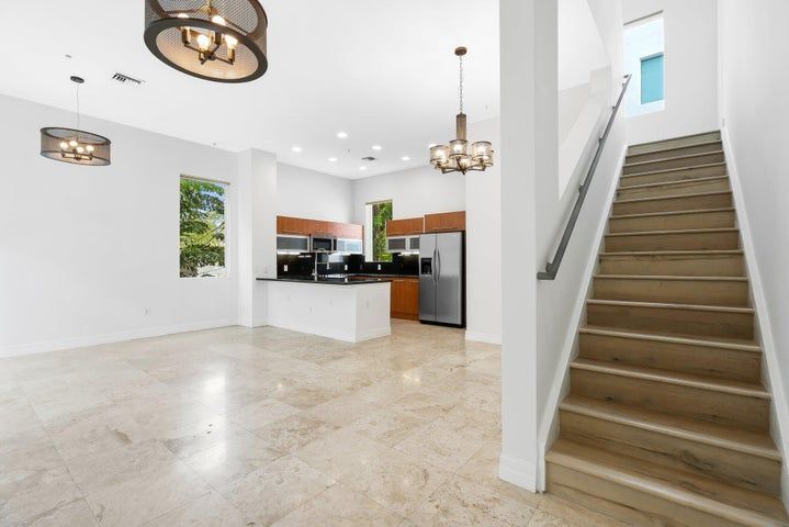 Building Photo - 775 NE 4th Ave