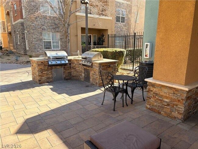 Building Photo - 44 E Serene Ave