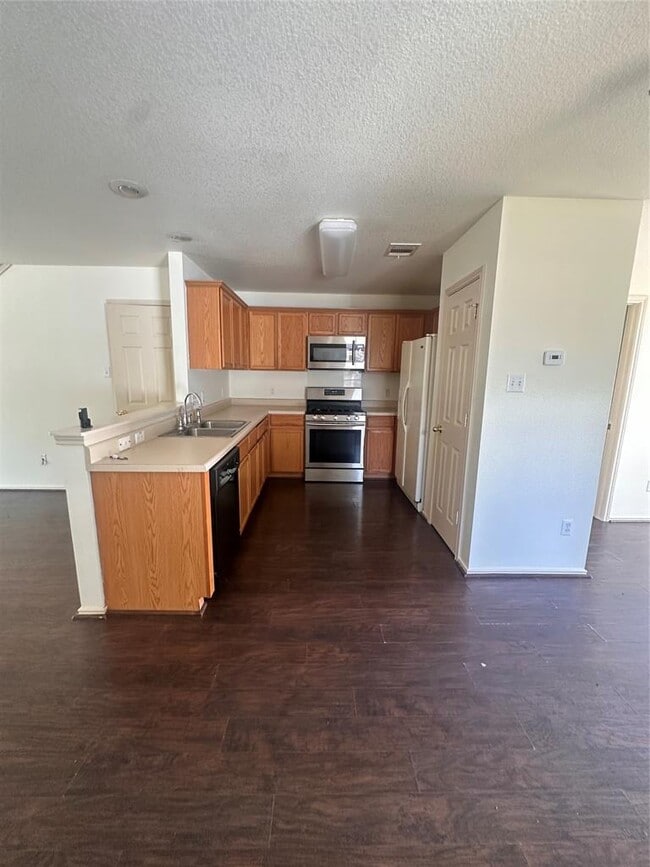 Building Photo - 508 Crater Lake Dr
