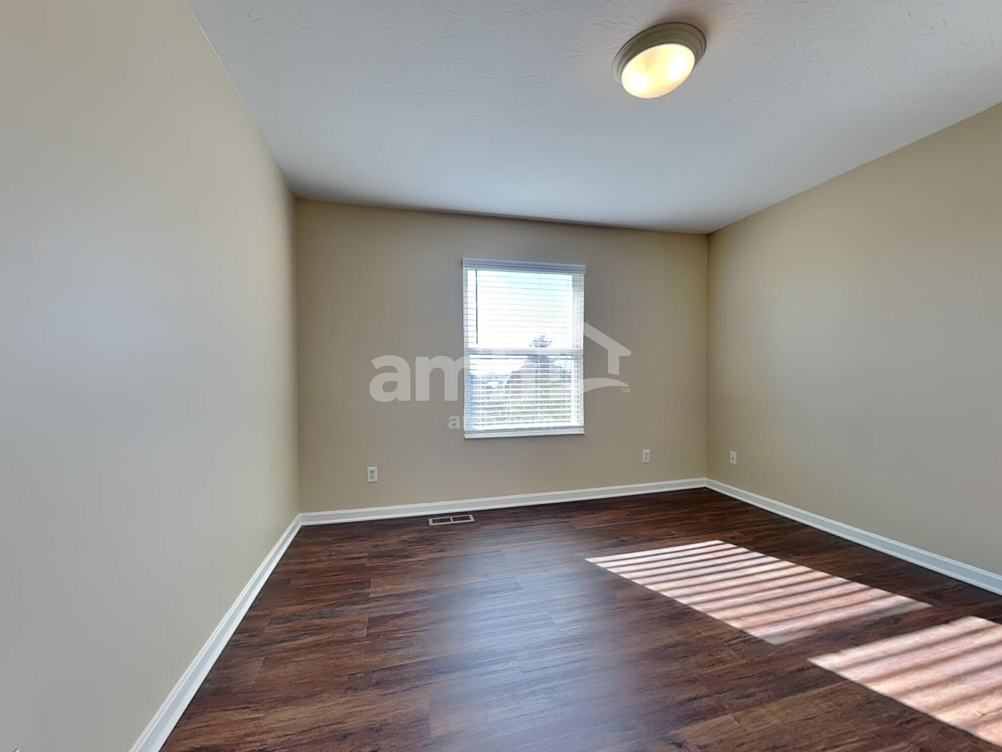 Building Photo - 8106 Logans Ridge Dr