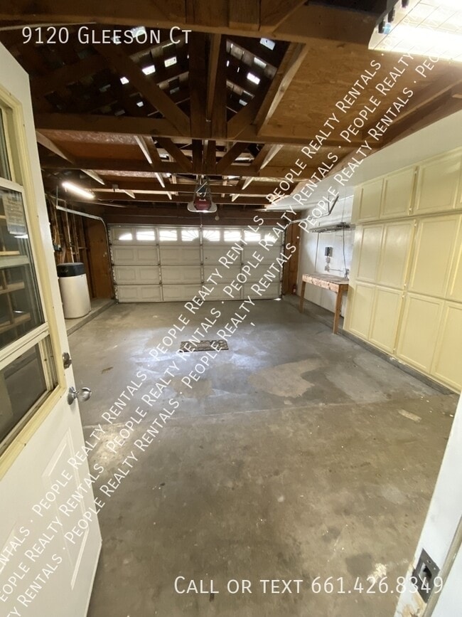 Building Photo - 9120 Gleeson Ct