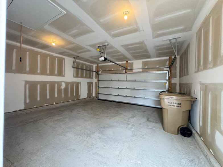 Building Photo - 127 Buckhorn Br Pk