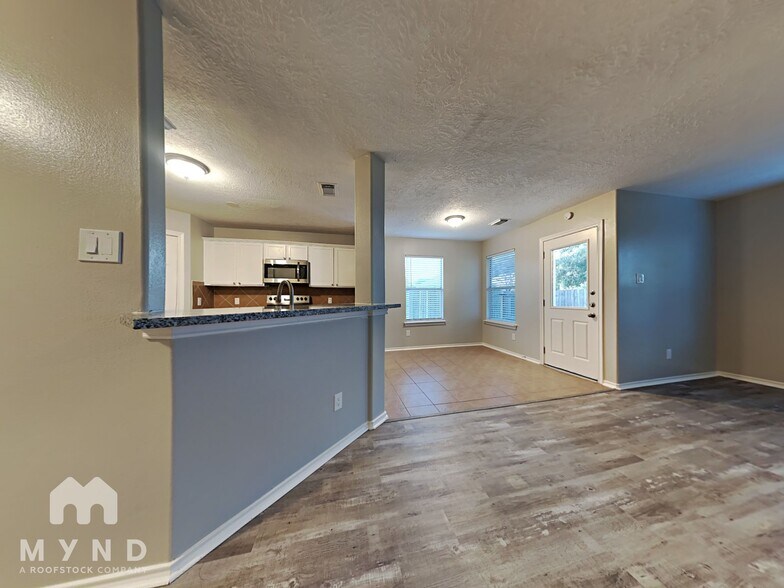 Building Photo - 10507 Scenic Cove Ct