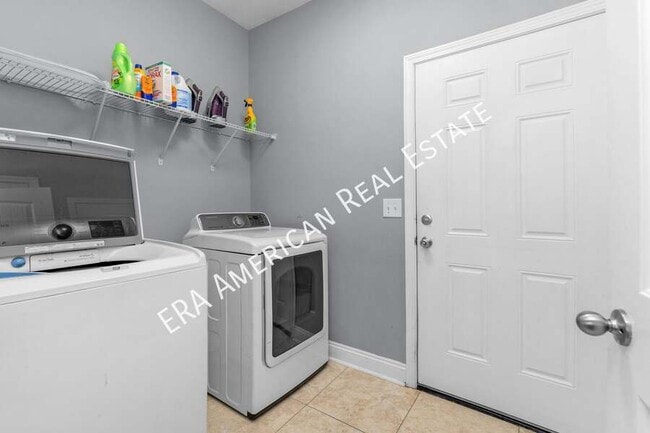 Building Photo - 2269 Tom St