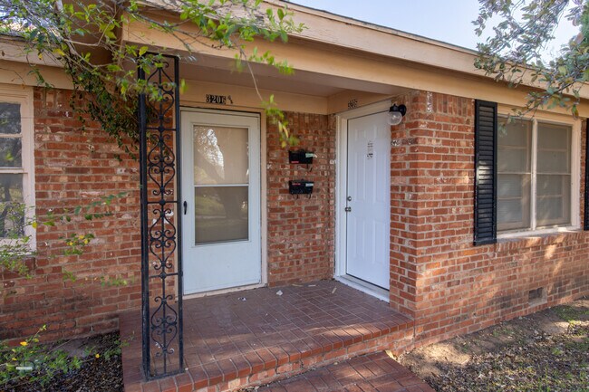 Building Photo - 3206 9th St