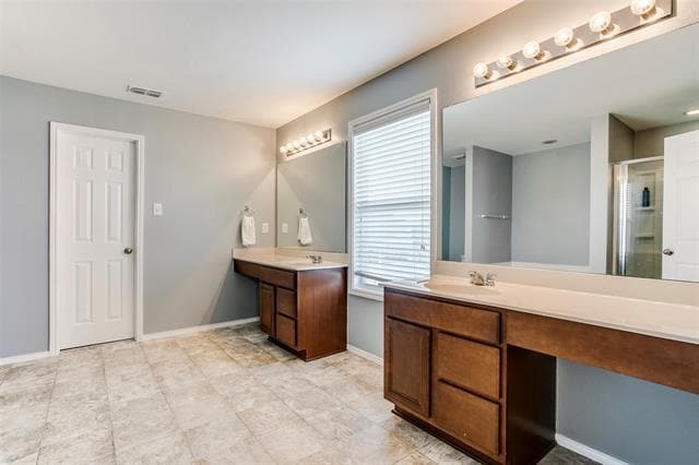 Building Photo - 5404 Thornbush Dr