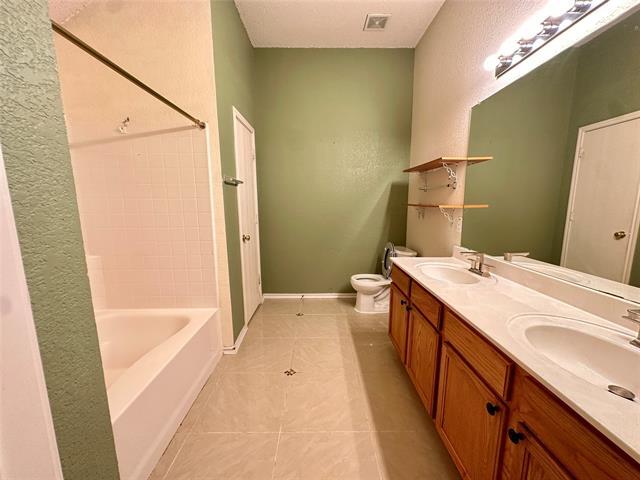 Building Photo - 3531 Tamarack Dr