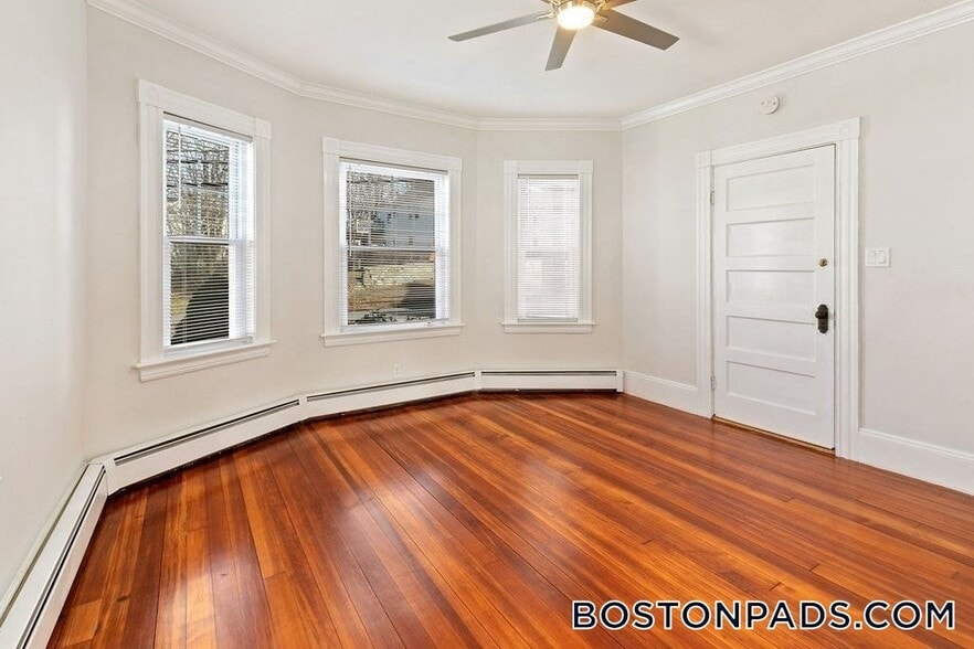 Building Photo - 283 Sutton St
