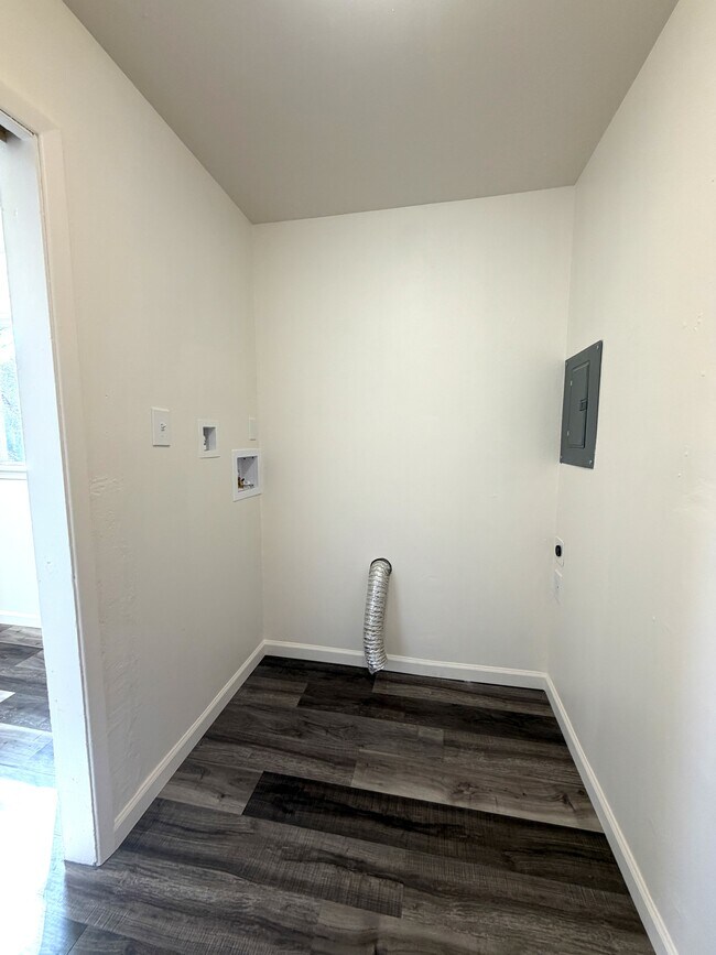 Building Photo - 9041 Clarkson St