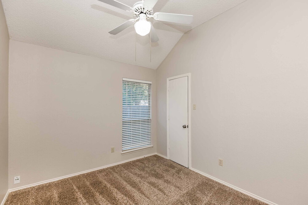 Building Photo - 1505 Gainsborough Way