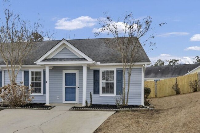 Building Photo - BEAUTIFULLY RENOVATED TWO BEDROOM IN CHAPIN