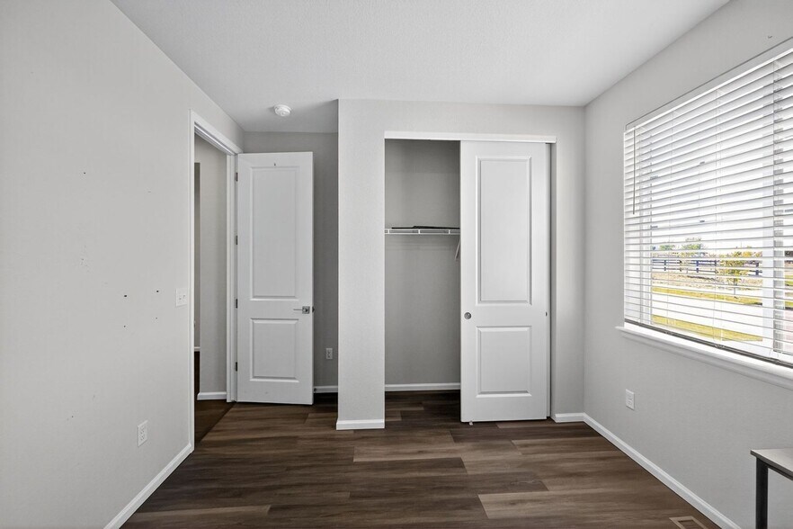 Building Photo - 288 S Robertsdale St