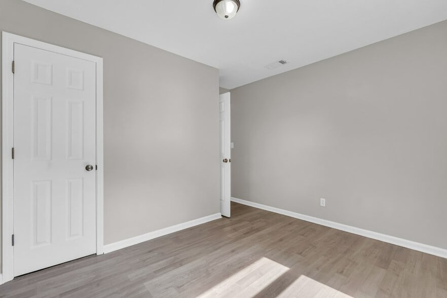 Building Photo - 134 Poplar St