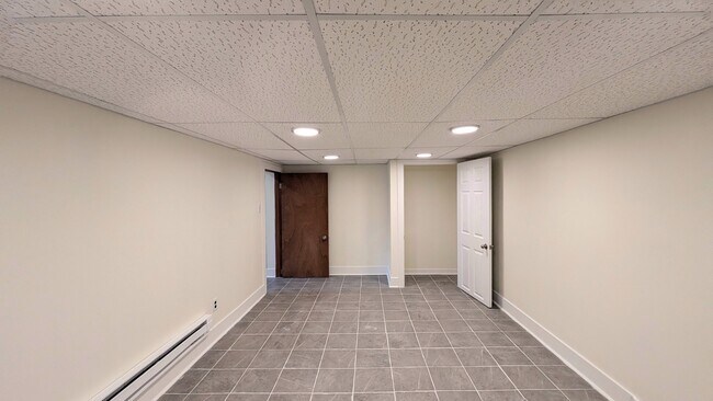 Building Photo - 607 Walnut St