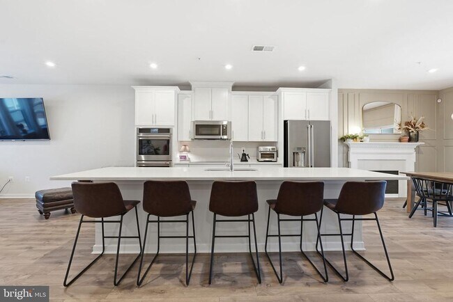 Building Photo - 44617 Wolfhound Sq