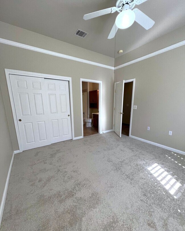 Building Photo - 106 Morning Glory Cir