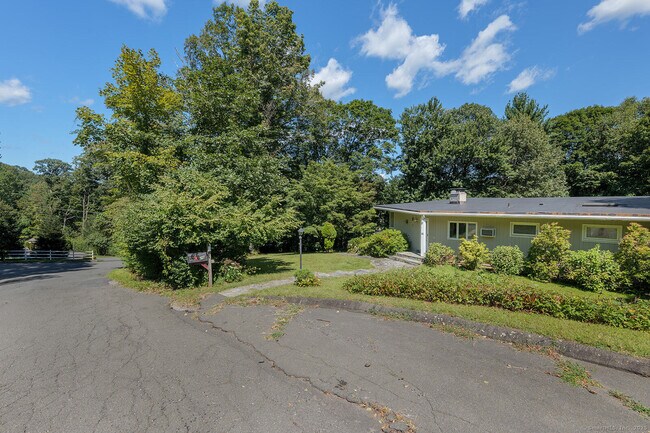 Building Photo - 26 Wilridge Rd