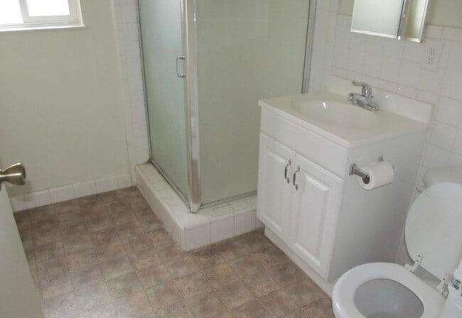 Building Photo - Super Cute 3/2 Rancho Cordova Home!! **Ple...